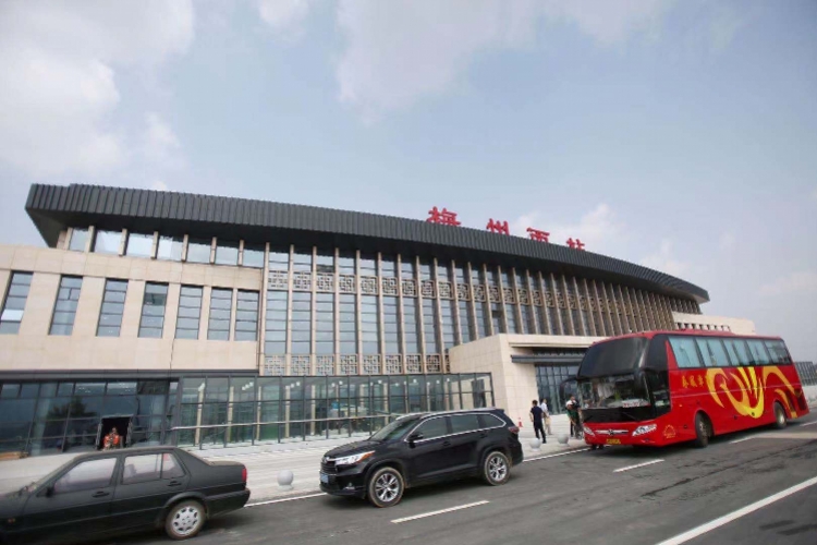 趟梅州西往广州南列车抵达,车上能叹工夫茶|梅汕|高铁|南站_网易新闻